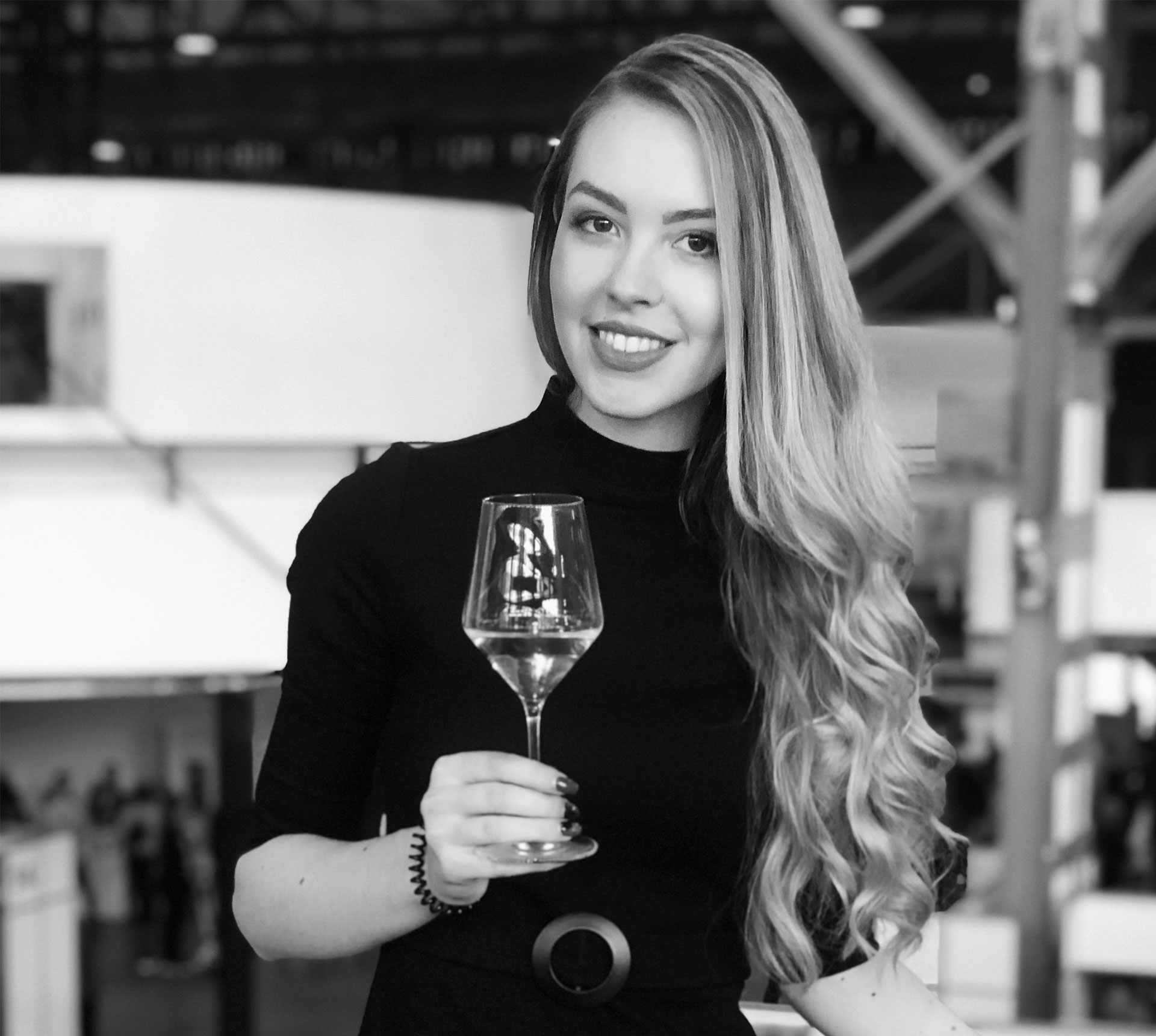 Zita Ludányi Wine marketing assistant